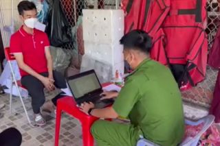 Phát hiện hàng hóa không rõ nguồn gốc ở kho hàng chuyển phát nhanh