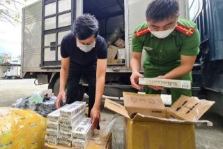 Công an Thanh Khê tạm giữ số lượng lớn thuốc lá không có hóa đơn, chứng từ