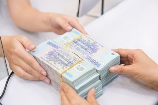 Ngân hàng cung ứng và sử dụng sản phẩm phái sinh lãi suất phải tuân thủ quy định về tỉ lệ an toàn vốn