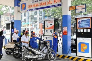 Bộ Tài chính đề xuất giảm thuế bảo vệ môi trường 1.000 đồng/lít với xăng