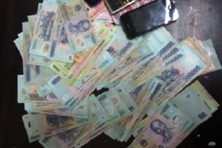 Công an Triệu Sơn triệt phá đường dây đánh bạc tại cửa hàng điện thoại