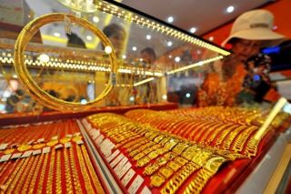 Giá vàng hôm nay 10/04: Vàng tăng sát mức 70 triệu đồng/lượng