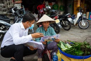 Tiếp tục mở rộng mạng lưới thu bảo hiểm xã hội, bảo hiểm y tế