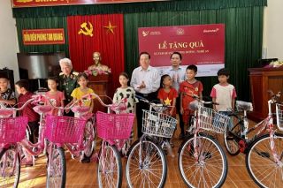 Viện Nghiên cứu Di sản Văn hoá trao quà trị giá hơn 500 triệu đồng tại Nghệ An nhân tháng hành động vì trẻ em