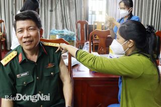 Đồng Nai: Tiêm vaccine phòng Covid-19 mũi 4 cho 100% cán bộ chiến sĩ lực lượng vũ trang