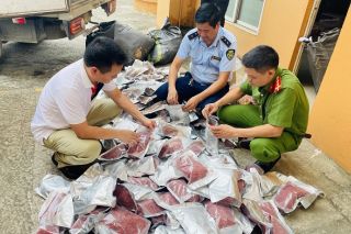 Bắt giữ lô hàng hơn 300kg thực phẩm sấy khô không rõ nguồn gốc xuất xứ tại Lào Cai