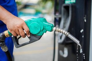 Giá xăng dầu hôm nay, 13/08: Giảm hơn 2% lo ngại suy thoái tiếp tục đẩy giá dầu lao dốc