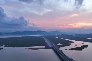 Lý giải việc vì sao cao tốc Hạ Long - Móng Cái dài 176 km hiện chưa có cây xăng, trạm dừng nghỉ