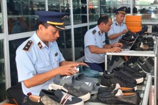 Cục Quản lý thị trường Lạng Sơn tăng cường chống buôn lậu, hàng giả