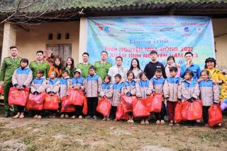 Chuyến thiện nguyện “Ấm Tình Cao Nguyên Đá”