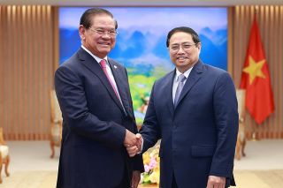 Thủ tướng Phạm Minh Chính tiếp Phó Thủ tướng, Bộ trưởng Bộ Nội vụ Vương quốc Campuchia