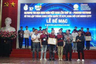 Thanh Hóa: Khen thưởng sinh viên đoạt giải Olympic Tin học sinh viên Việt Nam 2022