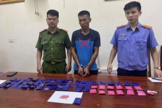 Nghệ An: Bắt đối tượng vận chuyển 12.000 viên ma túy tổng hợp