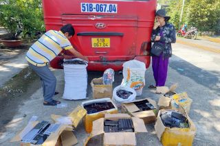 An Giang phát hiện xe ô tô vận chuyển nhiều thiết bị điện thoại di động không rõ nguồn gốc