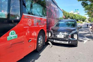 Vũng Tàu: Va chạm liên hoàn, 05 xe ô tô hư hỏng nặng