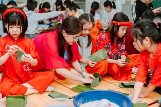 Trường Tiểu học Dịch Vọng B tưng bừng Lễ hội xuân năm 2024