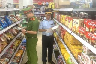 Lạng Sơn kiểm tra, xử lý nhiều vu vi phạm hàng lậu, hàng giả