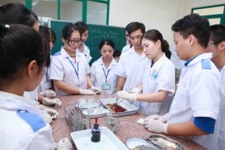 Xuất hiện trường Y công lập xét tuyển tổ hợp có môn Ngữ văn