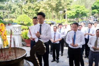 Bộ TT&TT dâng hương tưởng niệm các anh hùng liệt sỹ ngành TT&TT tại Tây Ninh