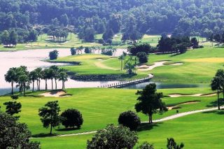 Doanh nghiệp nước ngoài muốn làm dự án sân golf kết hợp nghỉ dưỡng 100 triệu USD tại Quảng Trị