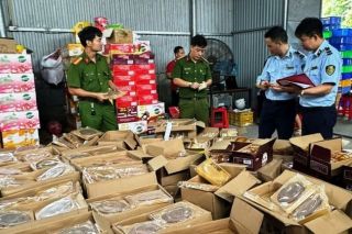 Ninh Bình buộc tiêu hủy 3.332 chiếc bánh trung thu không rõ nguồn gốc