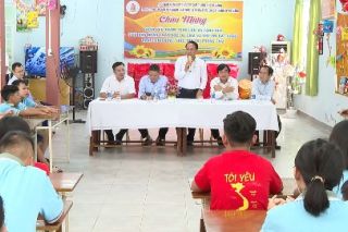 Đà Nẵng: Thăm, tặng quà Trung thu cho trẻ em nạn nhân chất độc da cam