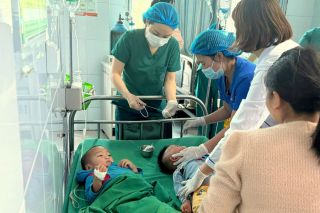 Lai Châu: 20 trẻ mầm non xã Giang Ma nhập viện, nghi ăn phải thuốc diệt chuột