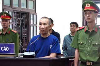 Lãnh 30 tháng tù vì tội xâm phạm lợi ích Nhà nước