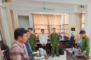 Lào Cai: Bắt hai cán bộ do vi phạm về quản lý đất đai