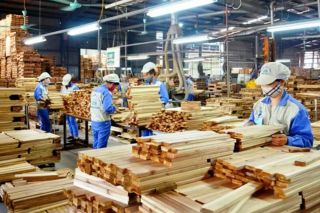 Các doanh nghiệp gỗ đẩy mạnh xuất khẩu vào những tháng cuối năm