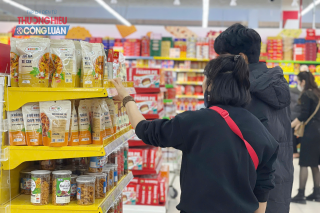 Thị trường hàng hóa dịp Tết Nguyên đán 2025: Sôi động, hàng Việt chiếm ưu thế mua sắm dịp Tết