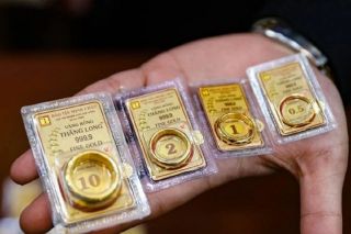 Giá vàng hôm nay 24/1: Thế giới áp sát 5.000 USD/ounce, trong nước tăng sốc 4 triệu đồng