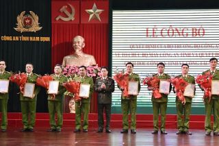 Công an Nam Định công bố các quyết định về kiện toàn tổ chức bộ máy, sắp xếp cán bộ