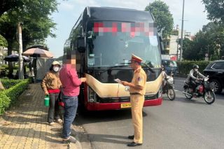 CSGT TP. Hồ Chí Minh đồng loạt ra quân đảm bảo an toàn giao thông dịp lễ Giỗ tổ Hùng Vương