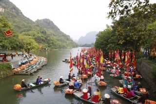 Ninh Bình bội thu du lịch dịp lễ 30/4 - 1/5: Đón hơn 700.000 lượt khách, doanh thu nghìn tỷ đồng