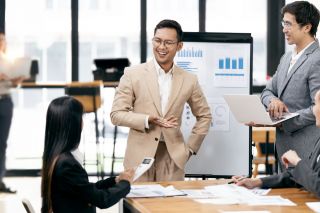 Doanh nghiệp có tầm, người lao động yên tâm cùng dịch vụ chi trả lương từ Bac A Bank