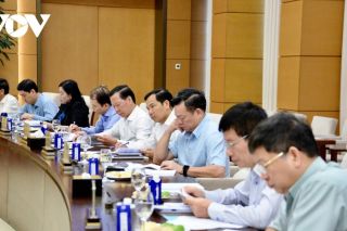 Đề xuất tăng mức phụ cấp phục vụ với bộ trưởng, bí thư tỉnh uỷ, cấp tướng