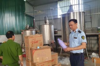 Một doanh nghiệp sản xuất hàng giả nhãn hiệu D-nee, Tauau bị xử phạt gần 200 triệu đồng