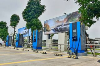 Làn sóng đầu tư hạ tầng sạc điện xe hơi