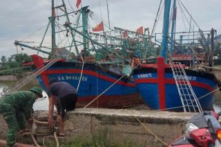 Thủ tướng lập Ban Chỉ đạo tiền phương, chủ trì cuộc họp ứng phó bão số 5 tại Nghệ An