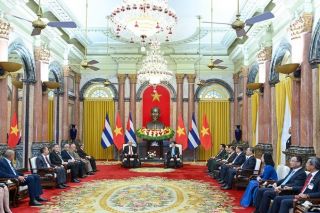 Làm sâu sắc hơn nữa mối quan hệ mẫu mực Việt Nam - Cuba
