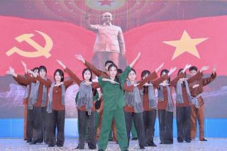 Hội thi văn nghệ chào mừng kỷ niệm 80 năm Cách mạng Tháng Tám và Quốc khánh 2/9