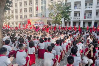 Hơn 945.000 học sinh Nghệ An khai giảng năm học mới trong khí thế đổi mới
