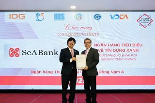 SeABank khẳng định dấu ấn bền vững với 2 giải thưởng Ngân hàng Việt Nam tiêu biểu