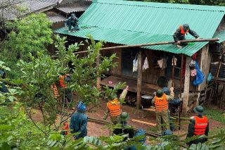 Công an tỉnh Quảng Trị tăng cường lực lượng bảo vệ an toàn cho người dân trước bão số 10