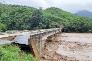 Tin lũ khẩn cấp trên sông Bưởi, sông Yên, sông Cầu Chày