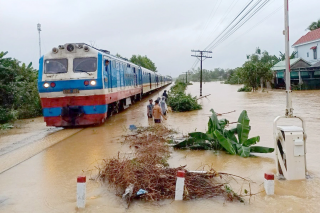 Ngành Đường sắt đảm bảo an toàn cho hành khách và phương tiện, ứng phó bão số 10