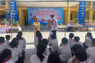Chuyên đề tuyên truyền An toàn giao thông - Phòng chống Ma túy học đường và tổ chức Tết Trung thu năm học 2025 - 2026