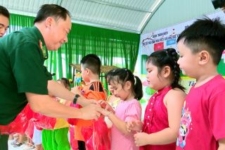 Đồn Biên phòng Cửa khẩu Quốc tế Bình Hiệp tổ chức chương trình “Biên cương - Đêm hội trăng rằm”