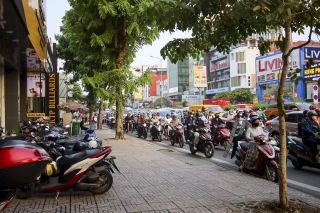 TP. HCM tăng cường quản lý, siết chặt sử dụng tạm thời lòng đường, vỉa hè